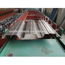 Plate-forme de plancher de construction formant la machine